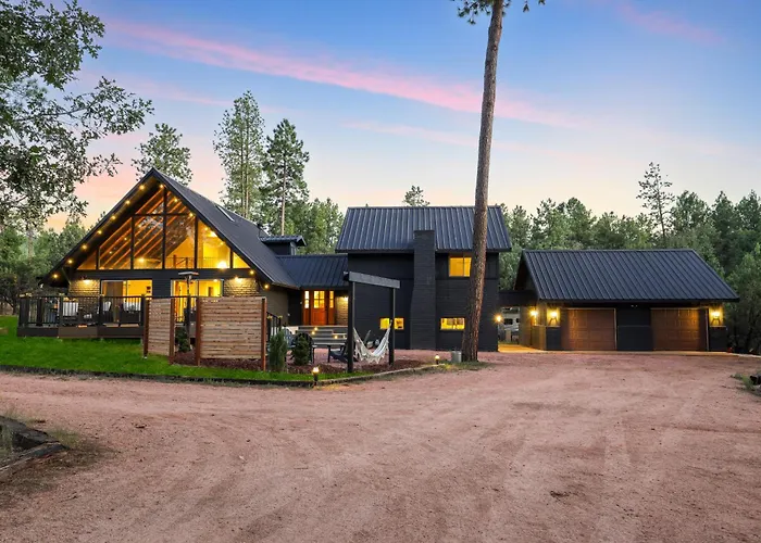 Chalet Cozy Modern In Strawberry *