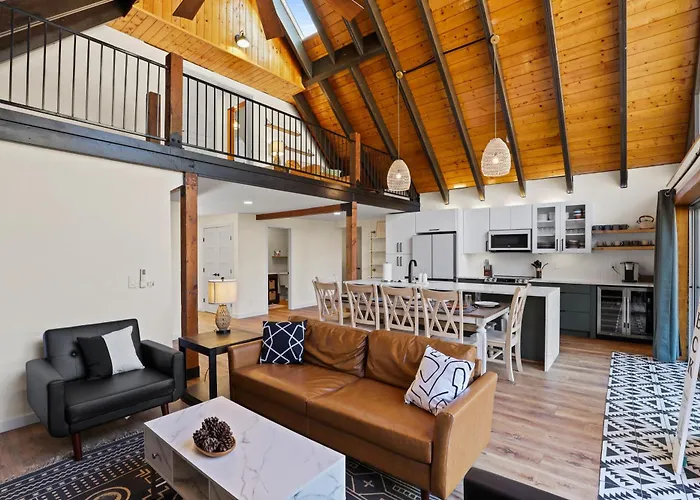 Cozy Modern In Strawberry *