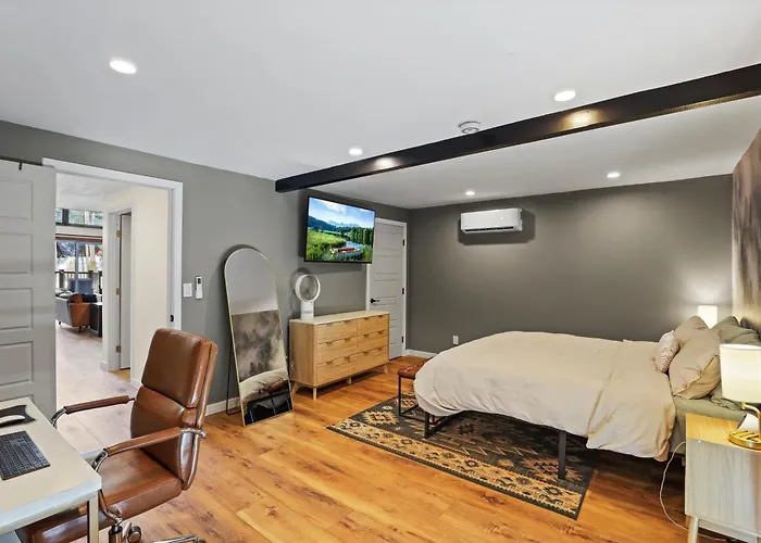 Cozy Modern In Strawberry *