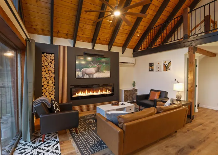 Cozy Modern In Strawberry *