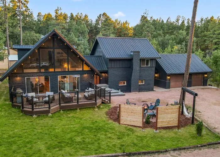 Cozy Modern In Strawberry Chalet *